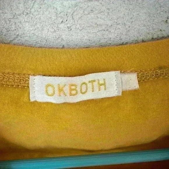 Cropped eyeball graphic tee. Size large. Sequins - Picture 4 of 5